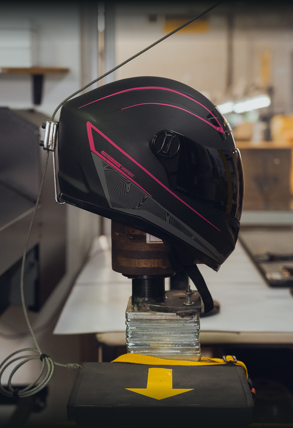 Ensayo de cascos en el laboratorio de Vértigo